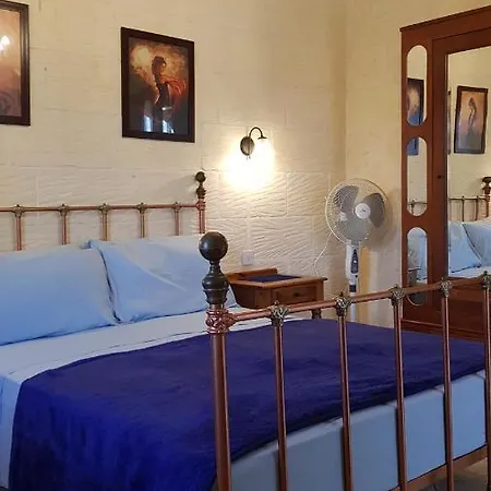 Carmen's Holiday Bed & Breakfast Kerċem