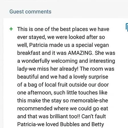 Carmen's Holiday 住宿加早餐酒店 Kerċem